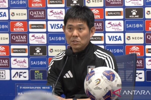 Berikut beberapa alternatif judul yang bisa digunakan:

1. "Moriyasu Menyoroti Kontribusi Jay Idzes di Timnas Indonesia"
2. "Peran Penting Jay Idzes dalam Strategi Timnas Indonesia Menurut Moriyasu"
3. "Moriyasu: Jay Idzes Kunci Kesuksesan Timnas Indonesia"
4. "Analisis Moriyasu tentang Jay Idzes di Timnas Indonesia"
5. "Moriyasu Ungkap Kekuatan Jay Idzes di Skuad Timnas Indonesia"

Silakan pilih atau modifikasi sesuai kebutuhan!
