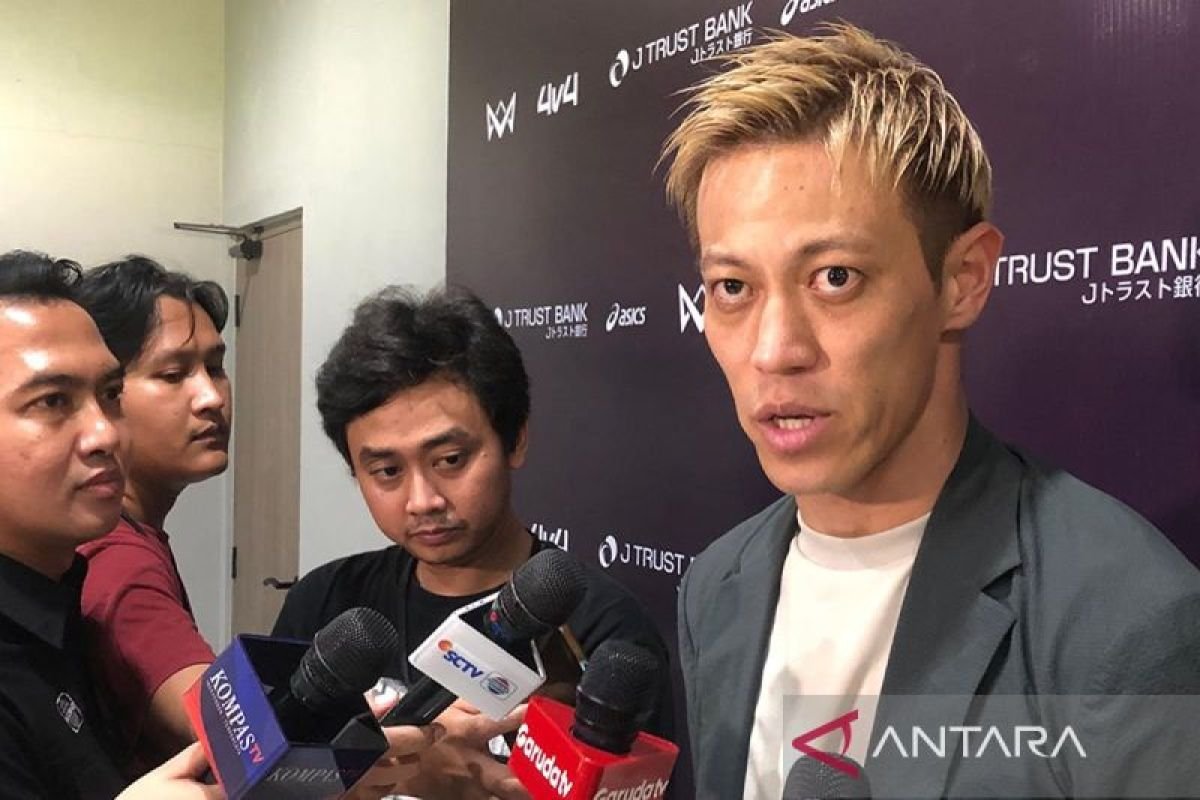 Berikut alternatif judul untuk "Legenda Timnas Jepang Doakan Indonesia Lolos ke Piala Dunia 2026":

1. "Pemain Legendaris Jepang Mendoakan Kesuksesan Indonesia ke Piala Dunia 2026"
2. "Dukungan dari Legenda Jepang untuk Indonesia Menuju Piala Dunia 2026"
3. "Memorable Gesture: Legenda Jepang Berharap Indonesia Lolos Piala Dunia 2026"
4. "Harapan dari Legenda Jepang: Indonesia Menuju Piala Dunia 2026"
5. "Doa dan Dukungan Legenda Timnas Jepang untuk Indonesia di Piala Dunia 2026" 

Silakan pilih atau sesuaikan yang sesuai dengan kebutuhan Anda!