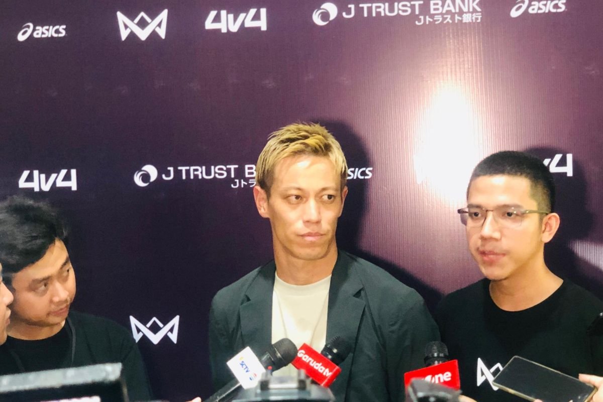 Here are some alternative title suggestions for "Keisuke Honda: Jepang harus mengalahkan Indonesia":

1. "Keisuke Honda: Jepang Wajib Menang Melawan Indonesia"
2. "Keisuke Honda: Kemenangan Jepang atas Indonesia adalah Keharusan"
3. "Keisuke Honda: Jepang Harus Memperoleh Kemenangan atas Indonesia"
4. "Keisuke Honda: Menang Melawan Indonesia, Tugas Jepang"
5. "Keisuke Honda: Jepang Mesti Mengalahkan Indonesia"
6. "Keisuke Honda: Saatnya Jepang Menang atas Indonesia"
7. "Keisuke Honda: Jepang Harus Tunjukkan Kekuatan Melawan Indonesia"
8. "Keisuke Honda: Jepang Perlu Mengalahkan Indonesia untuk Sukses" 

Feel free to mix and match or modify these titles!