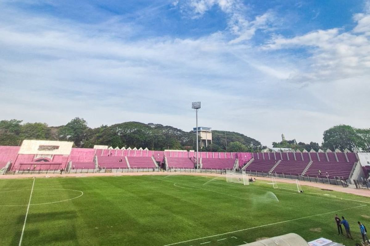 Persik Kediri Menghadapi Asia Warriors FC dalam Acara 'Launching' Tim