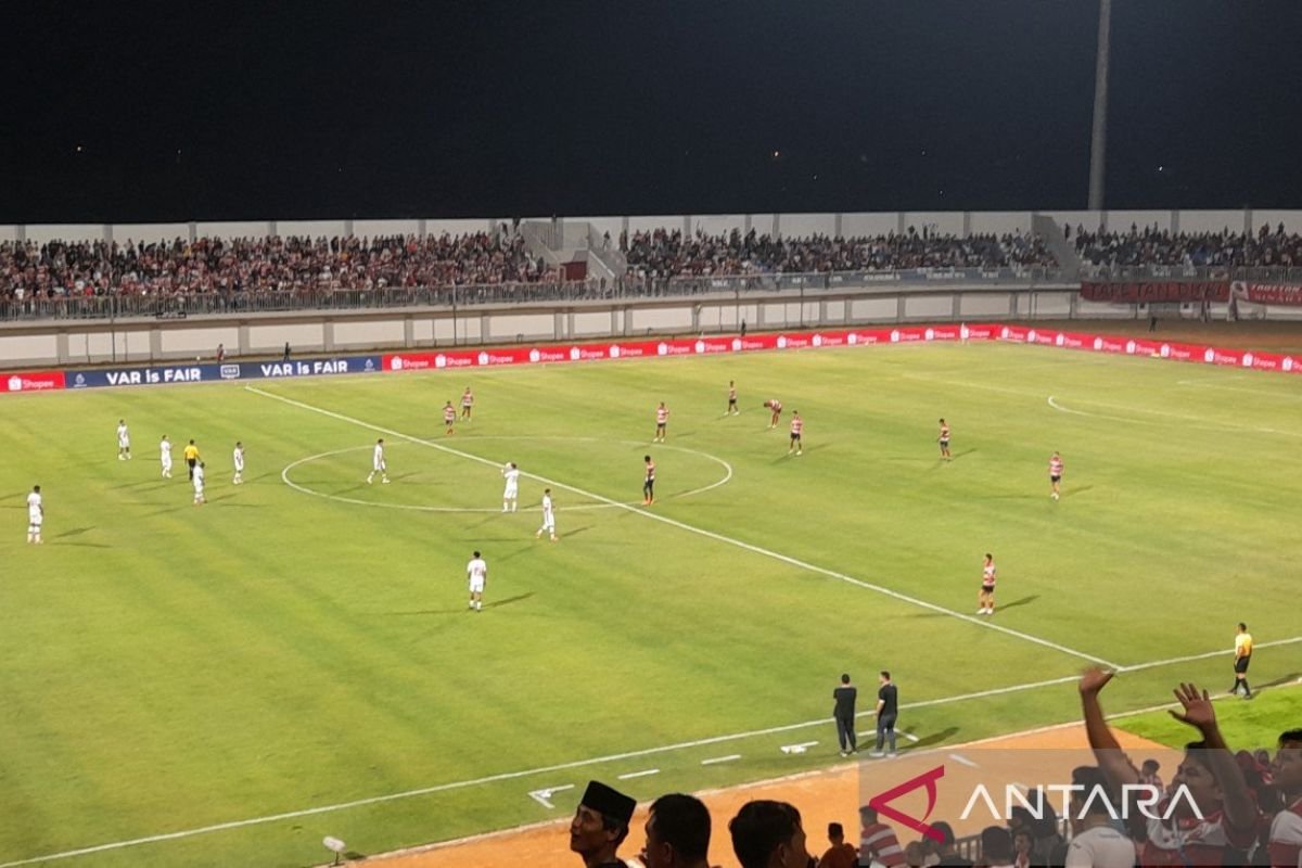 Persis Cetak Kemenangan di Kandang Madura United dengan Skor 2-1