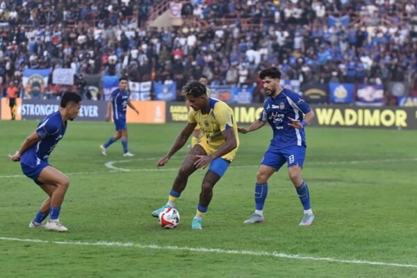 Pertandingan Persib vs Borneo FC Ditunda Akibat Kerusuhan di Bandung