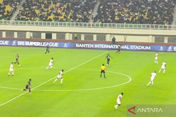 Dewa United Terkalahkan 1-3 oleh Malut United di Kandang Baru