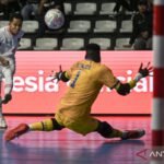 Here are some alternative titles for "Indonesia bantai Tanzania 7-1 dalam Futsal Four Nations Cup":

1. "Dominasi Indonesia: Kemenangan 7-1 atas Tanzania di Futsal Four Nations Cup"
2. "Indonesia Pesta Gol: Menaklukkan Tanzania 7-1 di Futsal Four Nations Cup"
3. "Kemenangan Gemilang: Indonesia Mengalahkan Tanzania dengan Skor 7-1"
4. "Indonesia Meraih Kemenangan Besar 7-1 atas Tanzania dalam Futsal Four Nations Cup"
5. "Futsal Four Nations Cup: Indonesia Tak Tercampakkan, Kalahkan Tanzania 7-1"
6. "Indonesia Hancurkan Tanzania 7-1 dalam Pertandingan Futsal Empat Negara"
7. "Kemenangan Brilliant: Indonesia Menyudutkan Tanzania 7-1 di Futsal Four Nations Cup"

Feel free to mix and match or modify any of these suggestions!